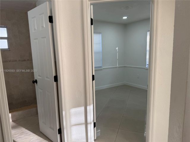 3-bedroom home for sale in Hollywood - 501 S 61st Ter - MondialRealty