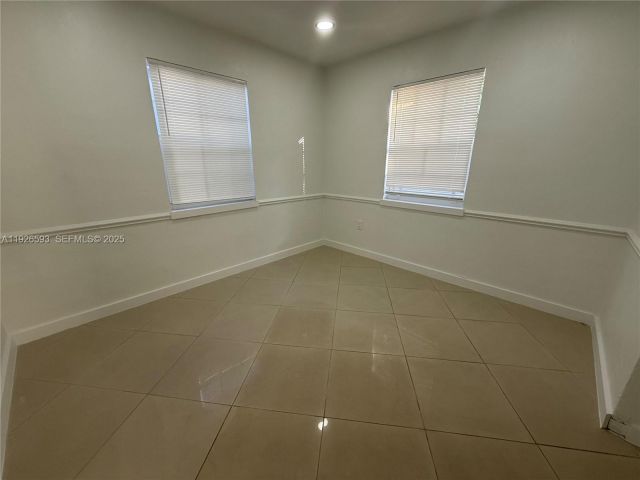 3-bedroom home for sale in Hollywood - 501 S 61st Ter - MondialRealty