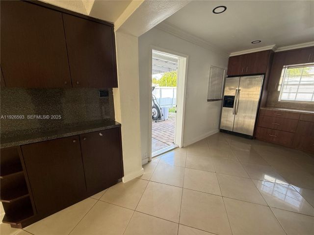 3-bedroom home for sale in Hollywood - 501 S 61st Ter - MondialRealty