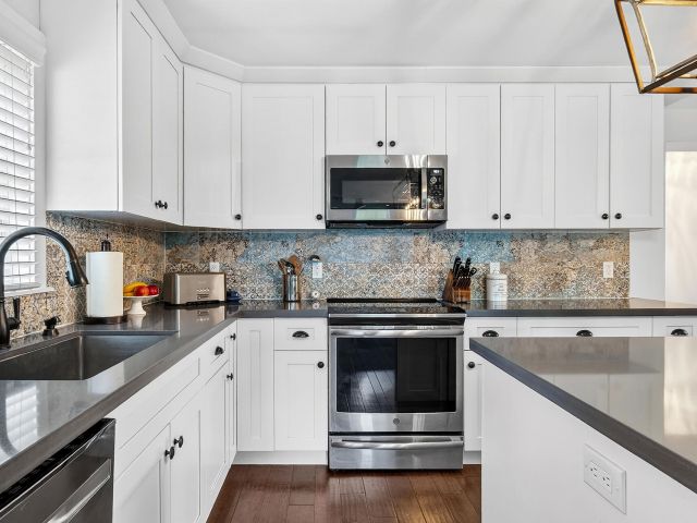 Home for sale at 354 Marlborough Place - photo 6903498