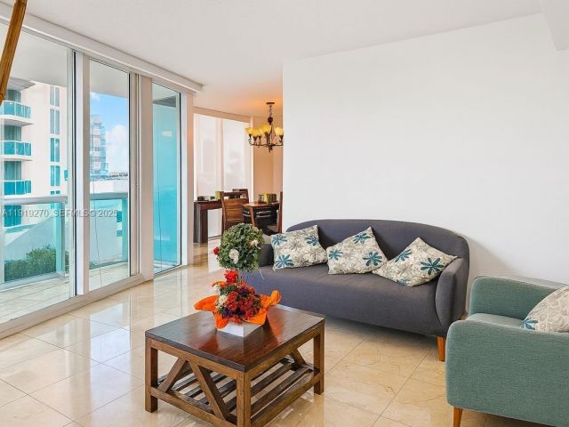 1-bedroom condo for sale in Aventura - 3370 Hidden Bay Dr 511 - MondialRealty