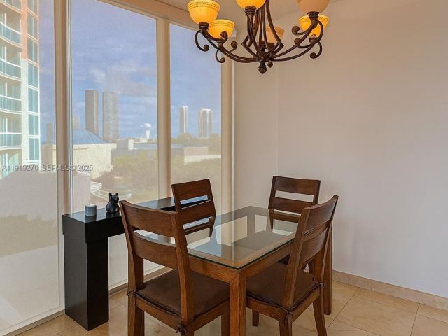 1-bedroom condo for sale in Aventura - 3370 Hidden Bay Dr 511 - MondialRealty
