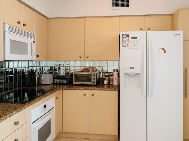 1-bedroom condo for sale in Aventura - 3370 Hidden Bay Dr 511 - MondialRealty