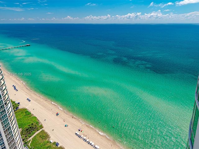 Apartment for sale  Unit #4302 - photo 7497375