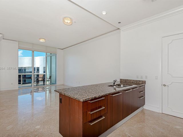 Apartment for sale  Unit #4302 - photo 7497383