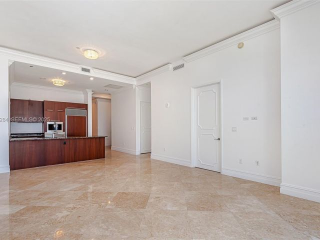 Apartment for sale  Unit #4302 - photo 7497384