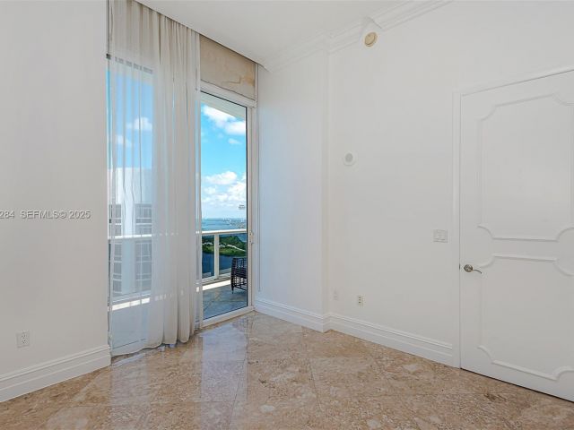 Apartment for sale  Unit #4302 - photo 7497387