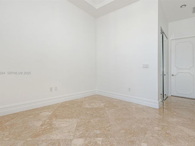 Apartment for sale  Unit #4302 - photo 7497392