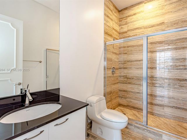 Apartment for sale  Unit #4302 - photo 7497394