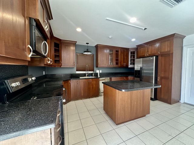 Home for rent at 2030 Bonnie Street - photo 6894983