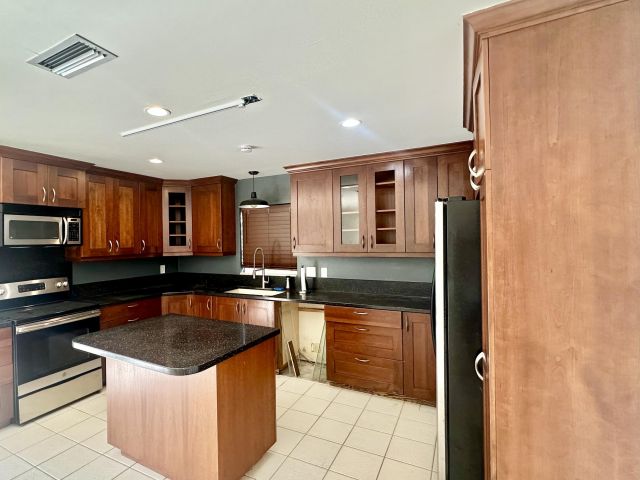 Home for rent at 2030 Bonnie Street - photo 6894984