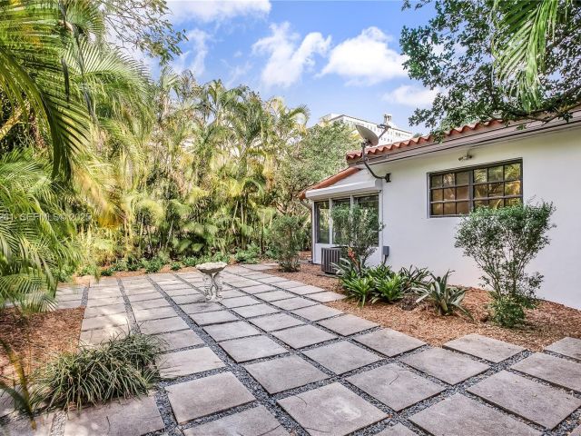 Home for rent at 407 Minorca Ave - photo 6873692