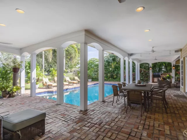 5-bedroom home for sale in Boca Raton - 2883 Banyan Boulevard Circle NW - MondialRealty