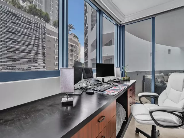 1-bedroom condo for sale in Fort Lauderdale - 333 Las Olas Way 405 - MondialRealty