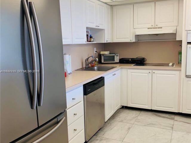 Apartment for sale  Unit #1423 - photo 7436573