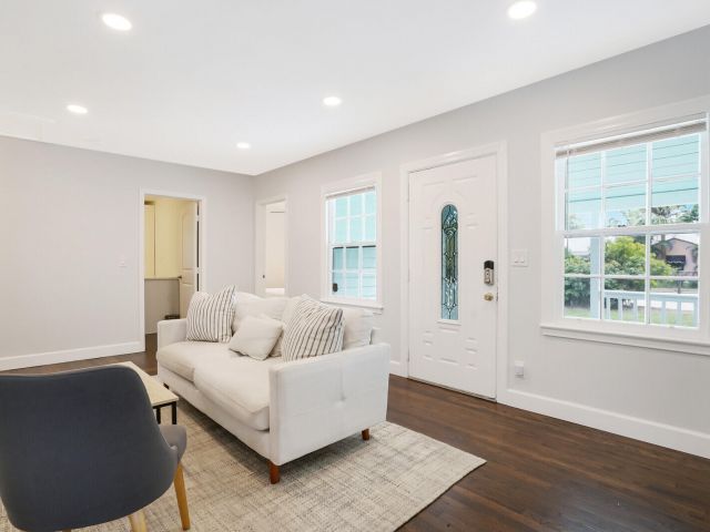 Home for rent at 413 36th Street - photo 6894102