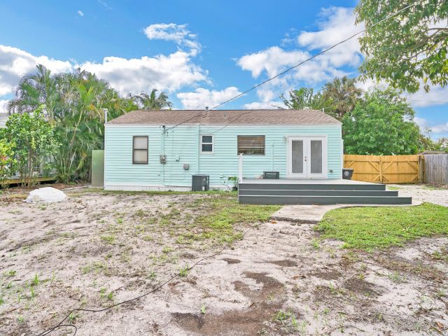 Home for rent at 413 36th Street - photo 6894110