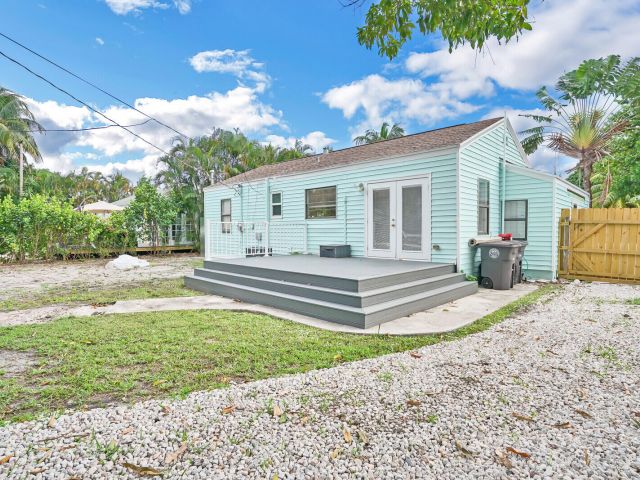 Home for rent at 413 36th Street - photo 6894111