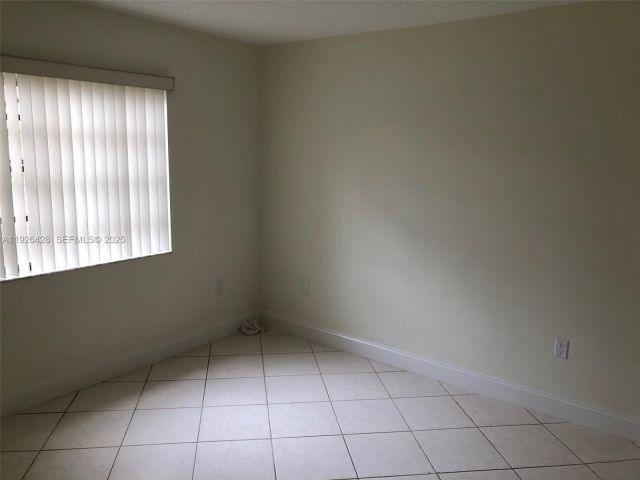 3-bedroom home for rent in Miami - 9044 SW 112 CT - MondialRealty