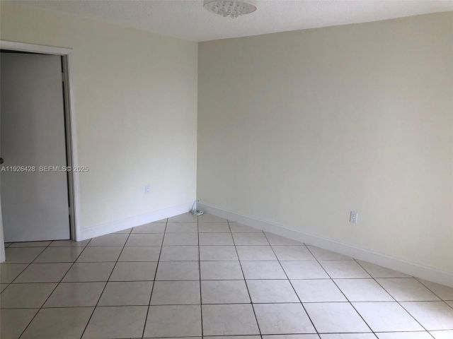 3-bedroom home for rent in Miami - 9044 SW 112 CT - MondialRealty
