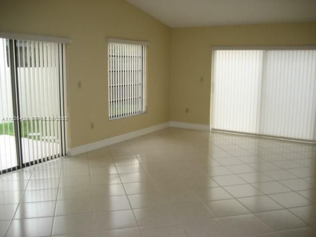 3-bedroom home for rent in Miami - 9044 SW 112 CT - MondialRealty