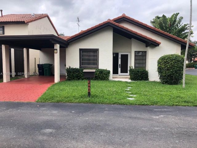 3-bedroom home for rent in Miami - 9044 SW 112 CT - MondialRealty