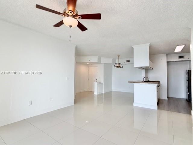 Apartment for rent  Unit #1604 - photo 6874305