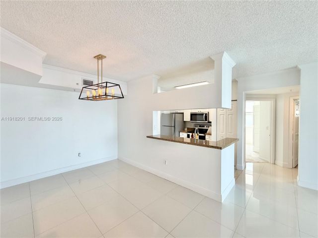 Apartment for rent  Unit #1604 - photo 6874307