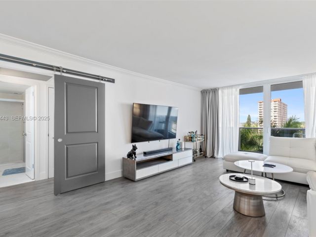 Apartment for rent  Unit #511 - photo 6875452