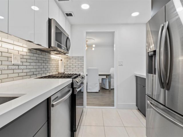 Apartment for rent  Unit #511 - photo 6875457