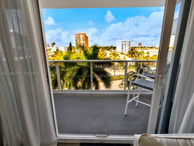 2-bedroom condo for rent in Hallandale Beach - 3140 S Ocean Dr 511 - MondialRealty
