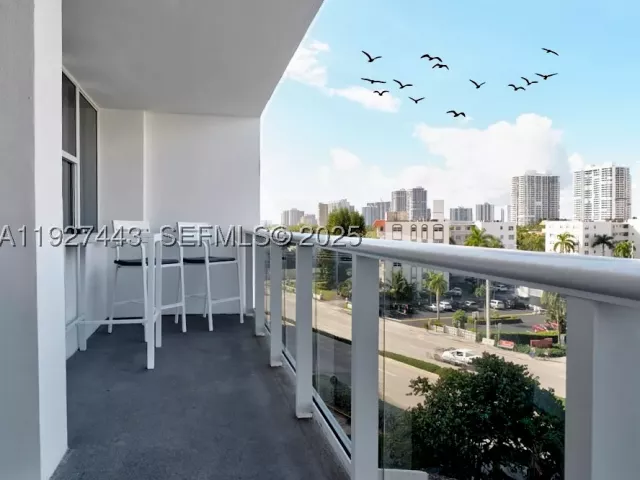 2-bedroom condo for rent in Hallandale Beach - 3140 S Ocean Dr 511 - MondialRealty