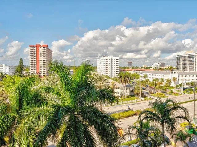 2-bedroom condo for rent in Hallandale Beach - 3140 S Ocean Dr 511 - MondialRealty
