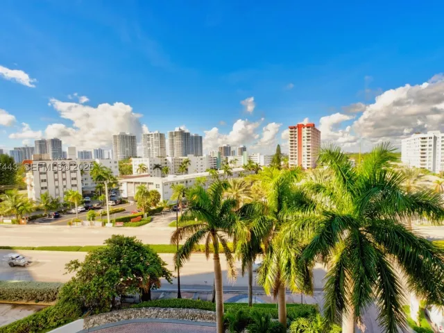 2-bedroom condo for rent in Hallandale Beach - 3140 S Ocean Dr 511 - MondialRealty