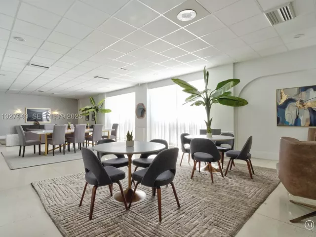 2-bedroom condo for rent in Hallandale Beach - 3140 S Ocean Dr 511 - MondialRealty