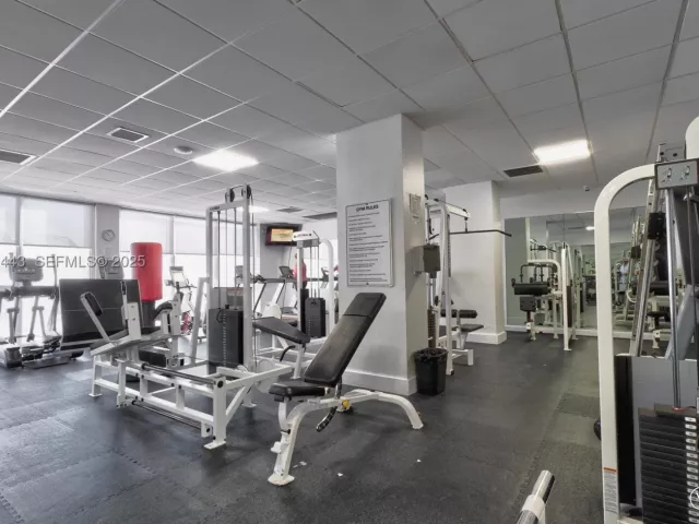 2-bedroom condo for rent in Hallandale Beach - 3140 S Ocean Dr 511 - MondialRealty