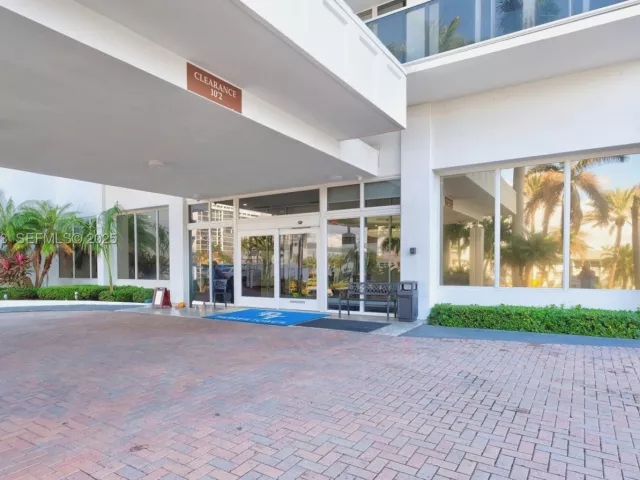 2-bedroom condo for rent in Hallandale Beach - 3140 S Ocean Dr 511 - MondialRealty