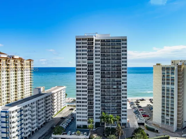 2-bedroom condo for rent in Hallandale Beach - 3140 S Ocean Dr 511 - MondialRealty