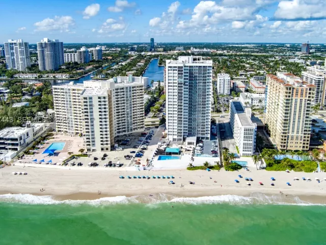 2-bedroom condo for rent in Hallandale Beach - 3140 S Ocean Dr 511 - MondialRealty