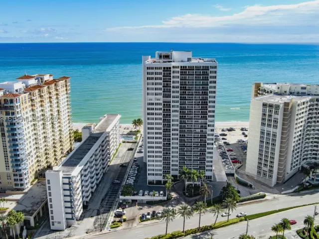 2-bedroom condo for rent in Hallandale Beach - 3140 S Ocean Dr 511 - MondialRealty