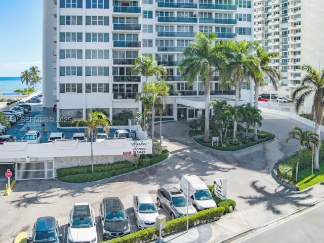 2-bedroom condo for rent in Hallandale Beach - 3140 S Ocean Dr 511 - MondialRealty