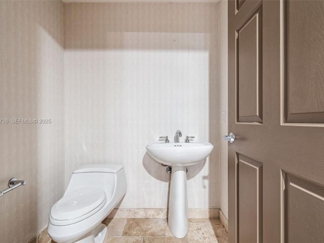 Apartment for sale  Unit #603 - photo 6879690