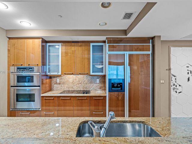 Apartment for sale  Unit #603 - photo 6879696