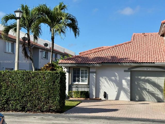 2-bedroom home for rent in Doral - 5072 NW 115th Ct - MondialRealty