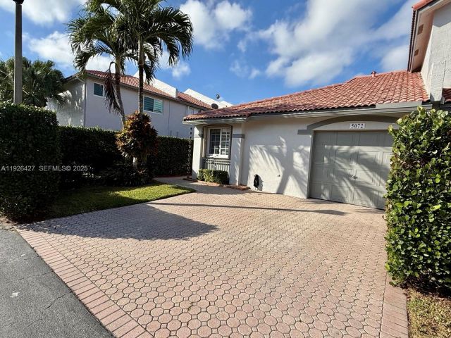 2-bedroom home for rent in Doral - 5072 NW 115th Ct - MondialRealty