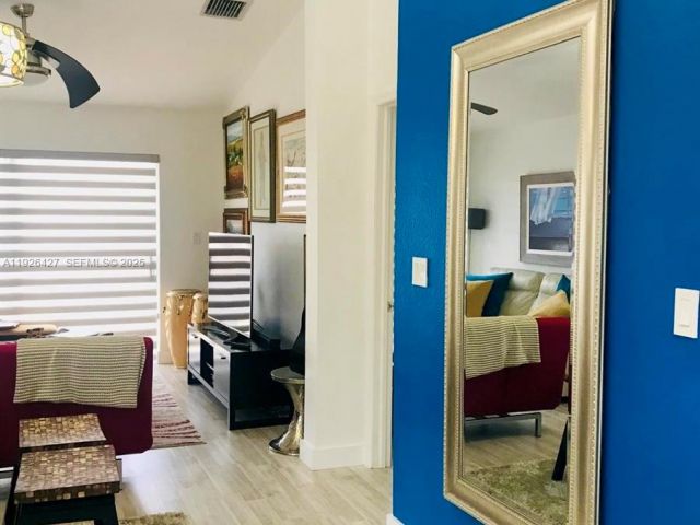 2-bedroom home for rent in Doral - 5072 NW 115th Ct - MondialRealty