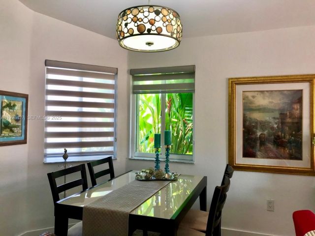 2-bedroom home for rent in Doral - 5072 NW 115th Ct - MondialRealty