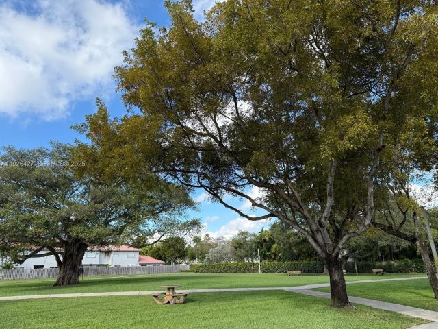 2-bedroom home for rent in Doral - 5072 NW 115th Ct - MondialRealty