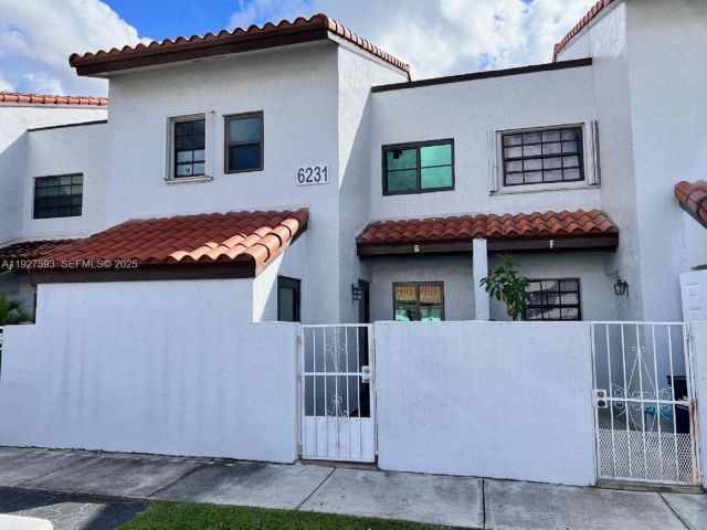 2-bedroom home for rent in Miami - 6231 SW 138th Ct G - MondialRealty