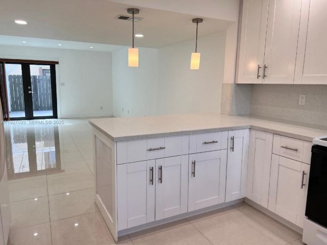 2-bedroom home for rent in Miami - 6231 SW 138th Ct G - MondialRealty